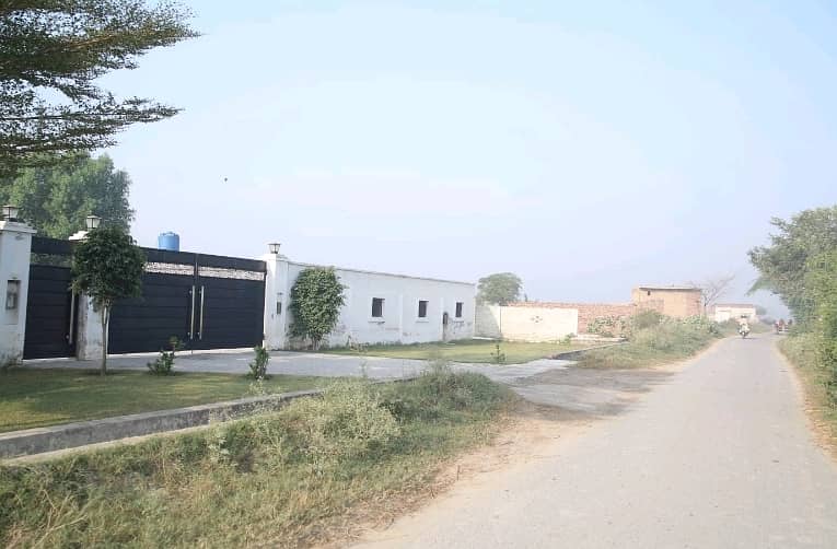 A 32 Kanal Farm House Located In Wagha Town Is Available For sale 1