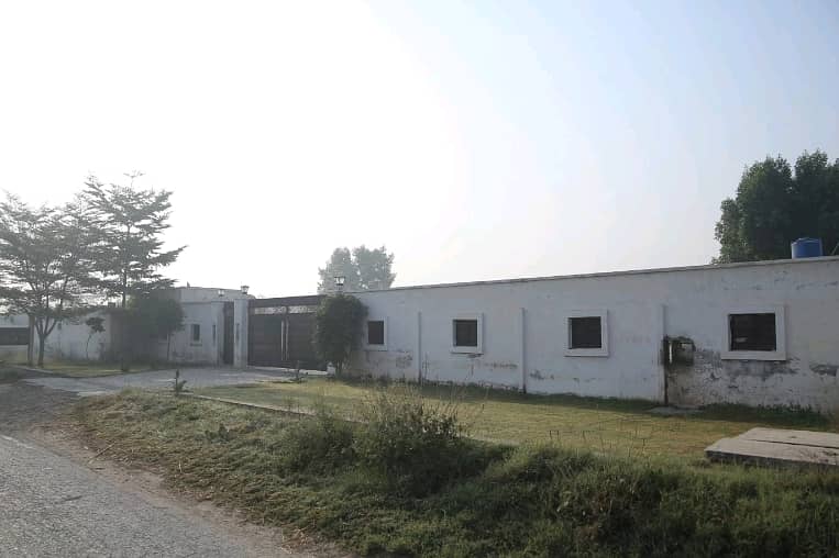 A 32 Kanal Farm House Located In Wagha Town Is Available For sale 2