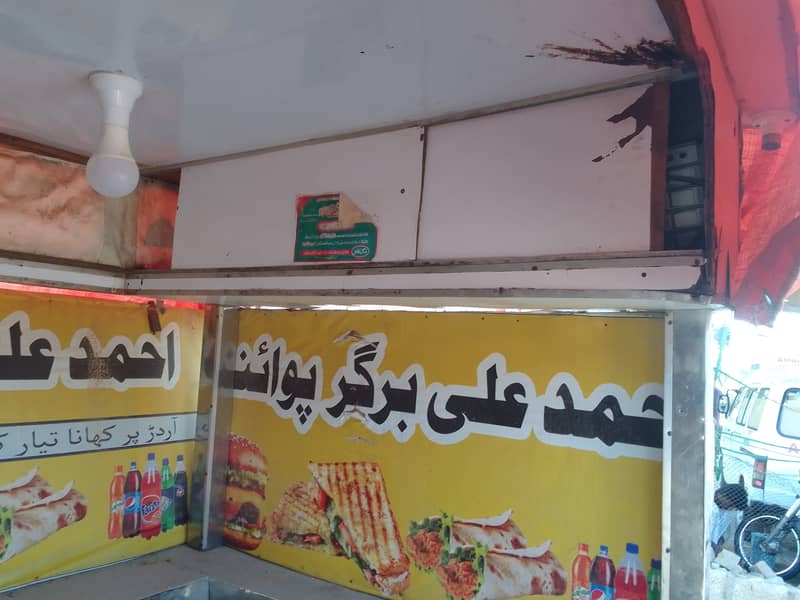 burger and roll paratha stall available 8