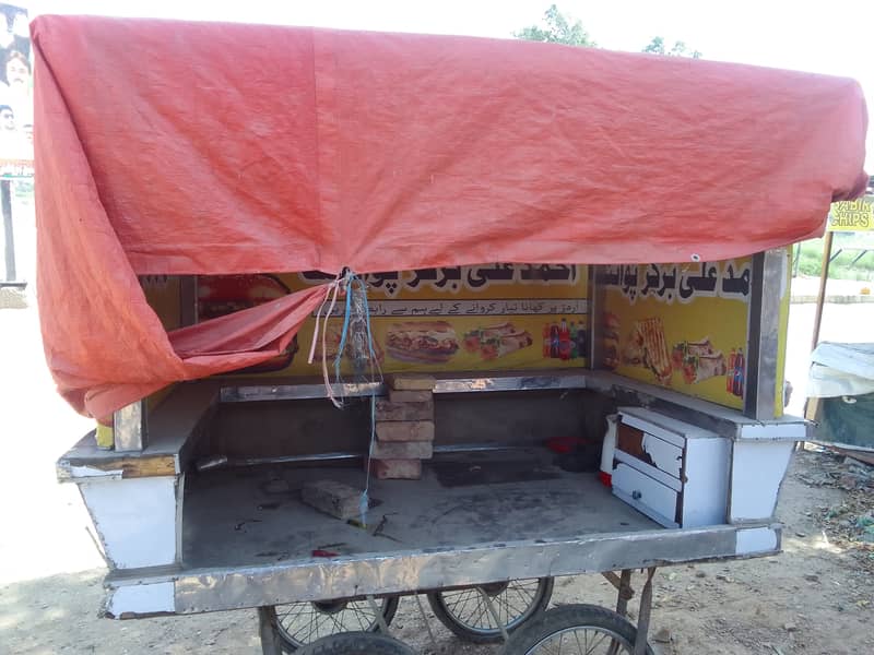 burger and roll paratha stall available 10