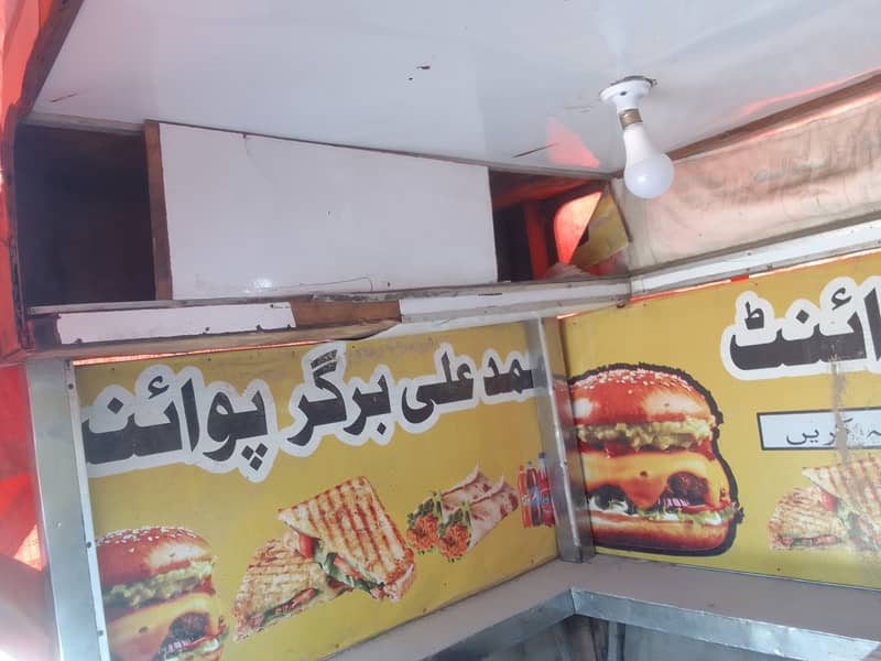 burger and roll paratha stall available 11