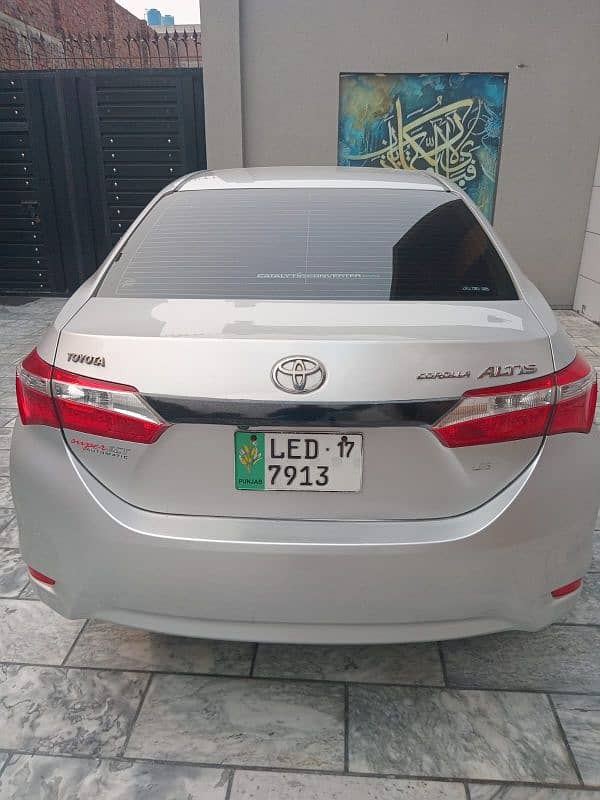 Toyota Corolla Altis 2017 3