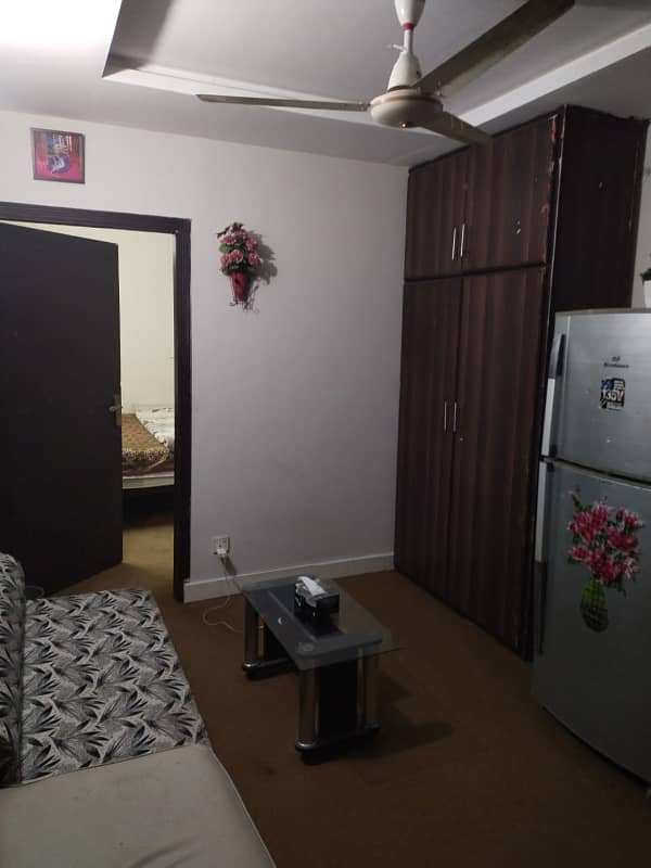 E11 daily basis furnished flat available for rent 4