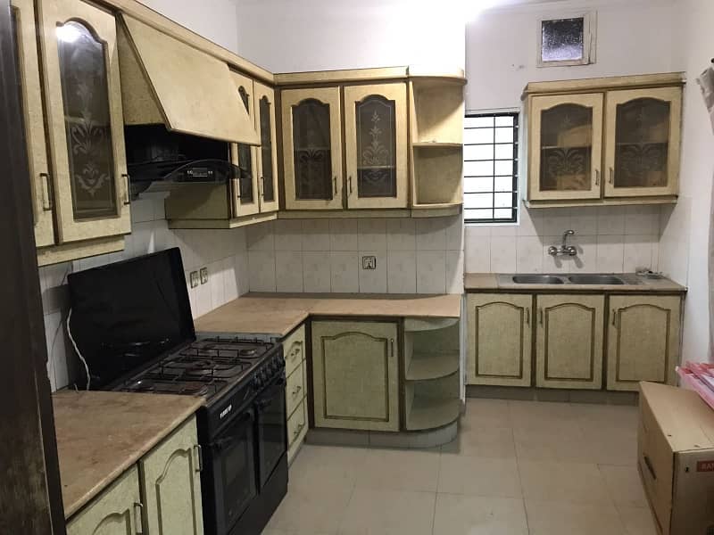 One Kanal Upper Portion For Rent 3