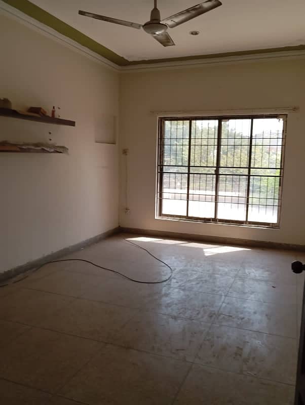 One Kanal Upper Portion For Rent 8