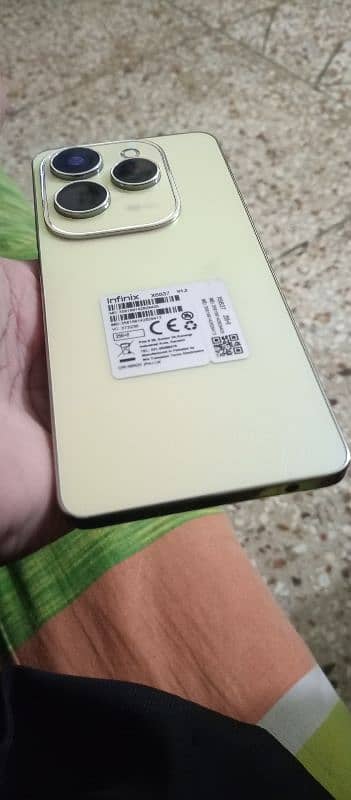 Mobile infinix Hote 40 pro 7