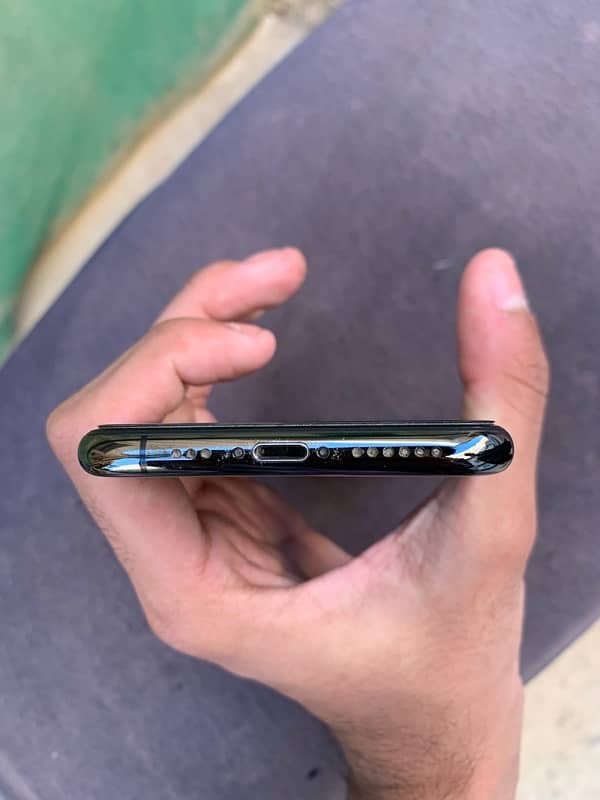 Iphone XS Factory unlocked 16