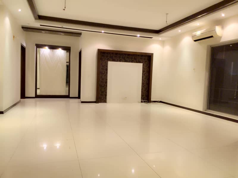 D H A Lahore 1 Kanal Brand New Mazher Munir Design House With 100% Original Pics Available For Rent 9