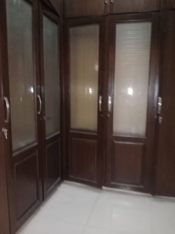 D H A Lahore 1 Kanal Upper Portion Design House With 100% Original Pics Available For Rent 3