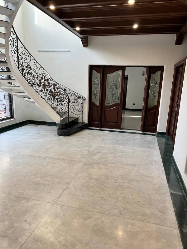 D H A Lahore 2 kanal Mazher Munir Design House with 100% original pics available for Sale 4