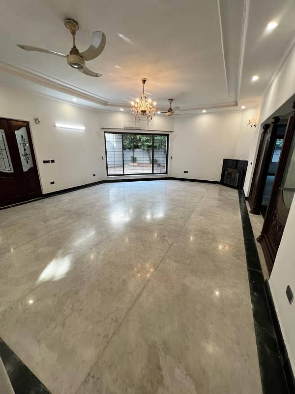 D H A Lahore 2 kanal Mazher Munir Design House with 100% original pics available for Sale 23