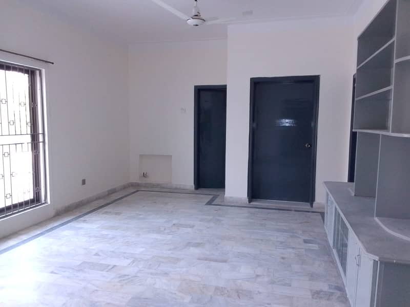 DHA Lahore 15 Marla Owner Build Design House With 100% Original Pics Available For Rent 10