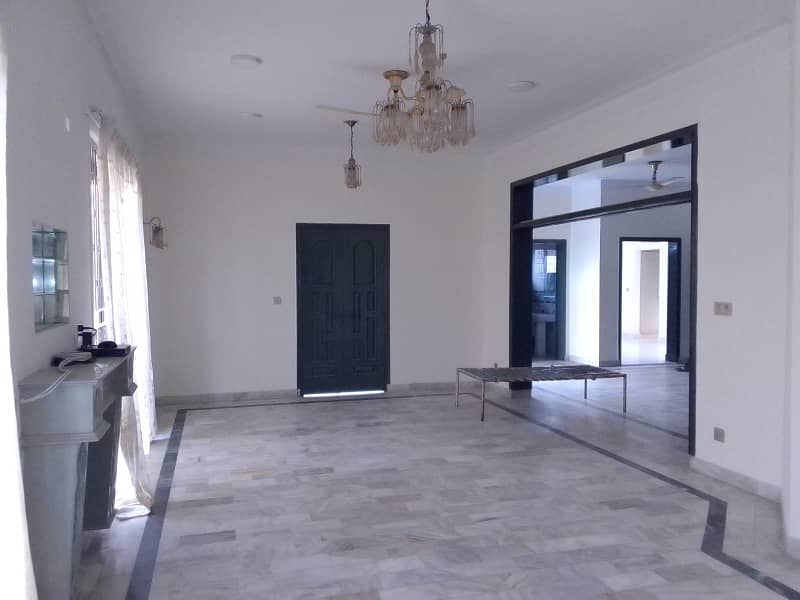 DHA Lahore 15 Marla Owner Build Design House With 100% Original Pics Available For Rent 11