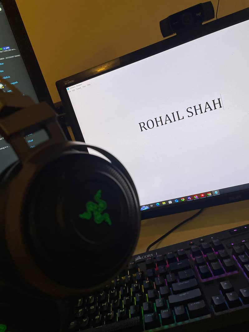 Razer Nari Ultimate Wireless Headphones with Box 2