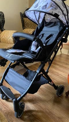 Lightweight, Portable baby stroller [Barely used]