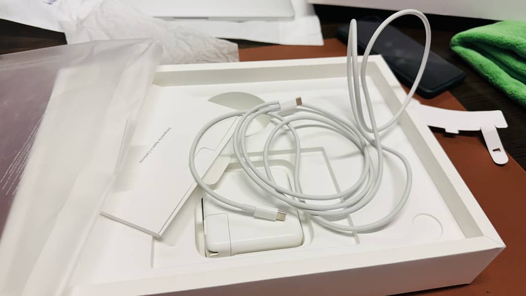 Apple Macbook Pro 13 M1 2020 8/256 9