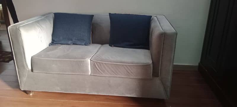 2 seater Sofa in perfect condition 0