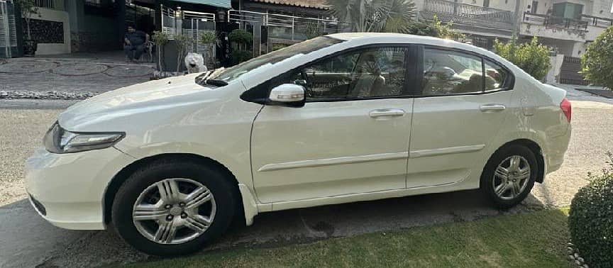 Honda City IVTEC 2019 with 2020 number plate 3