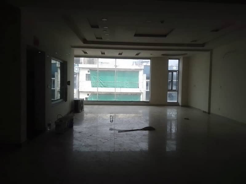 Defence Phase 1 Commercial Hall 7 Marla 2rd Floor Rent 1 Lakh 7