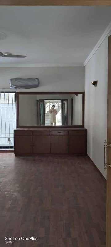 Kanal Stylish Bungalow Available For Sale 17