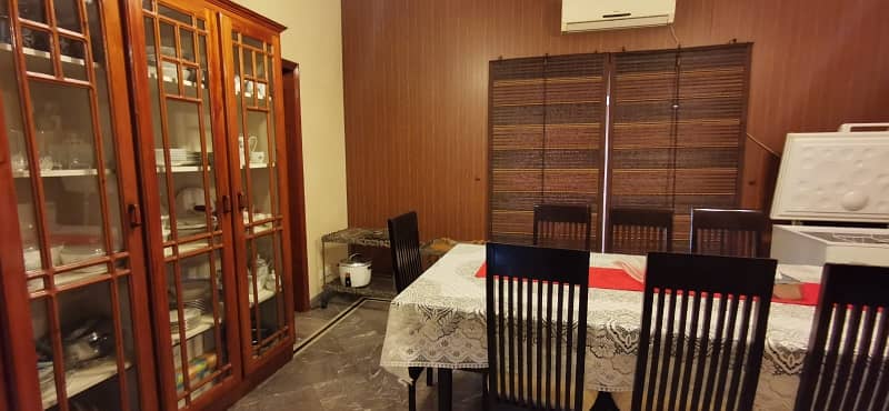 Kanal Stylish Bungalow Available For Sale 0