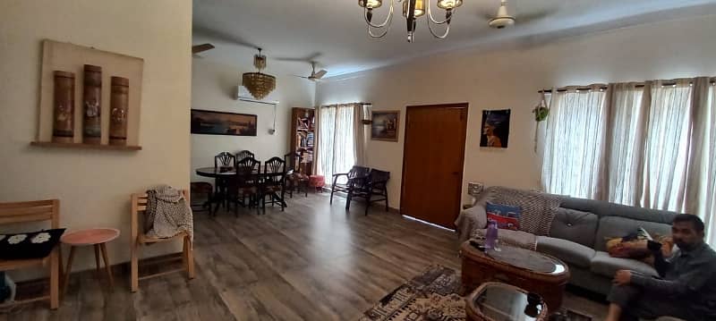 Kanal Lower Portion For Rent With Servant Quarter Sharing 4