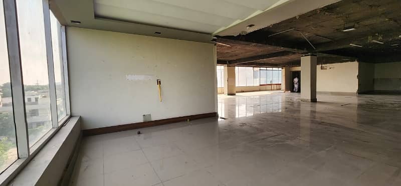 Commercial Hall Available For Rent 12