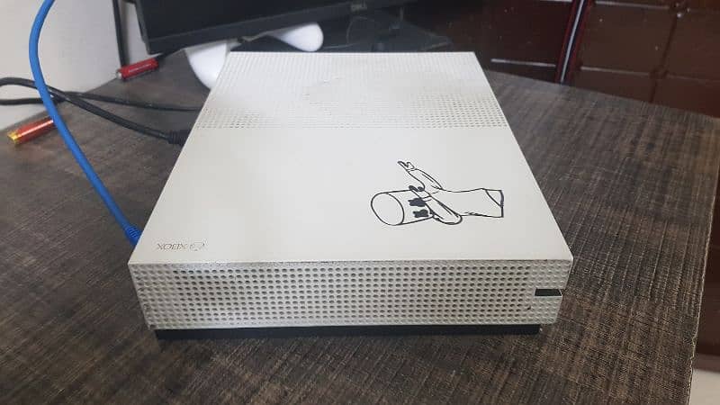 xbox one s 1 tb 10 on 10 condition 2