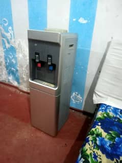 good condition water dispenser