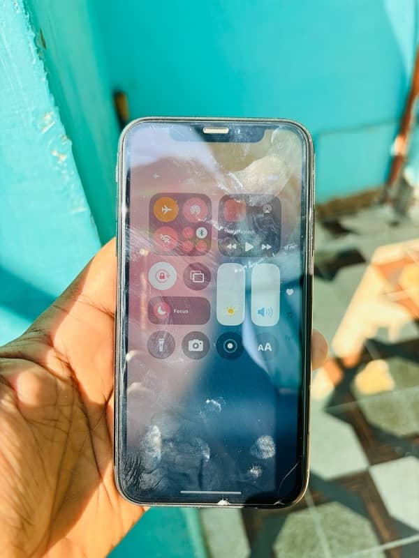 iphone xr 64gb pta approved 1