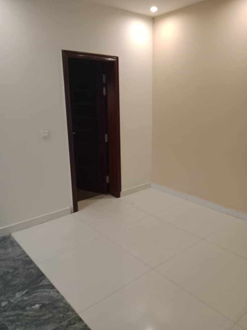 ONE KANAL MOST BEAUTIFUL UPPER PORTION IS UP FOR RENT 2