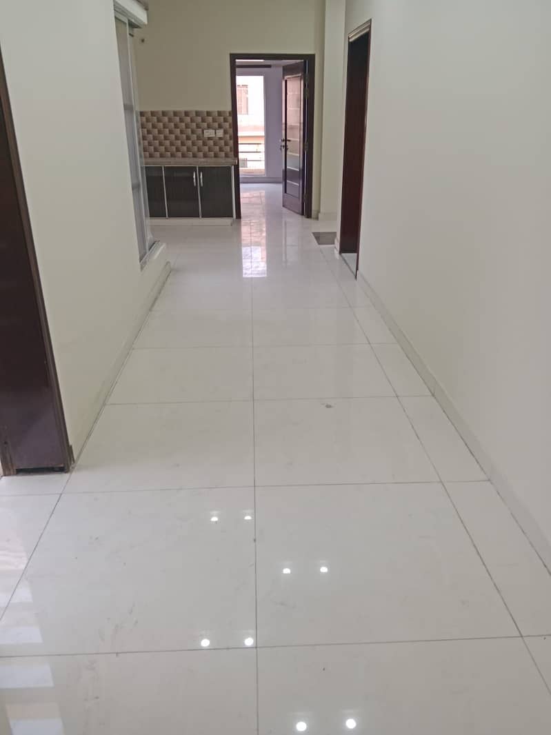 ONE KANAL MOST BEAUTIFUL UPPER PORTION IS UP FOR RENT 7