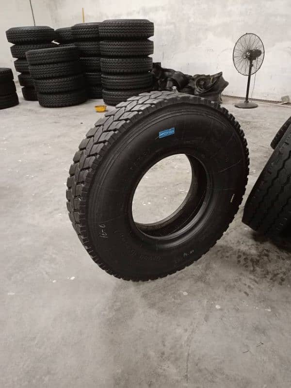 1100R20 tyre 2