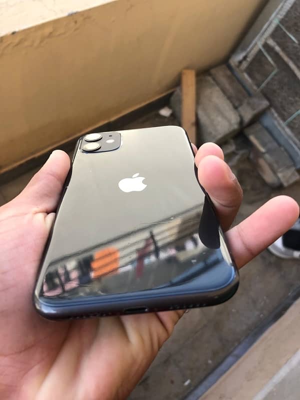 iphone 11 64gb waterpack exchange possible with good fones 1