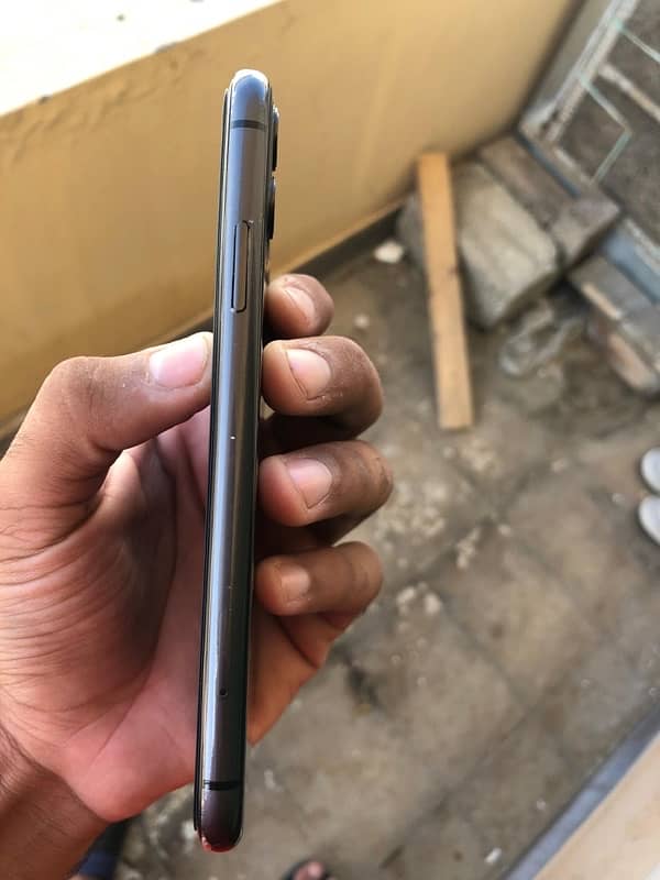 iphone 11 64gb waterpack exchange possible with good fones 6