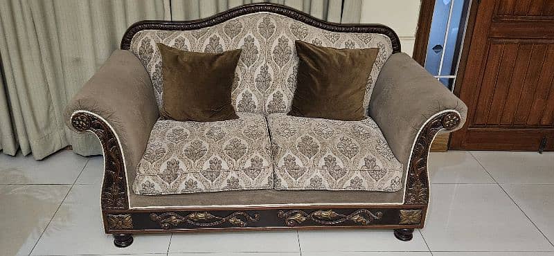 7 seater sofa with Centre table 2