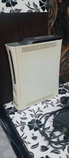 Xbox 360 full of game with battery 0