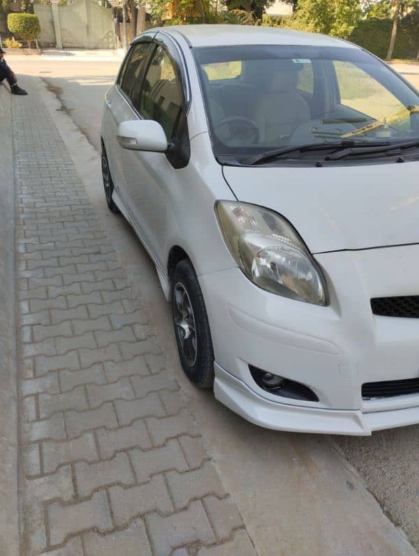 Toyota Vitz 2007 -ILL - Islamabad Registered - Pearl white 1