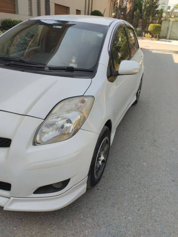 Toyota Vitz 2007 -ILL - Islamabad Registered - Pearl white 2