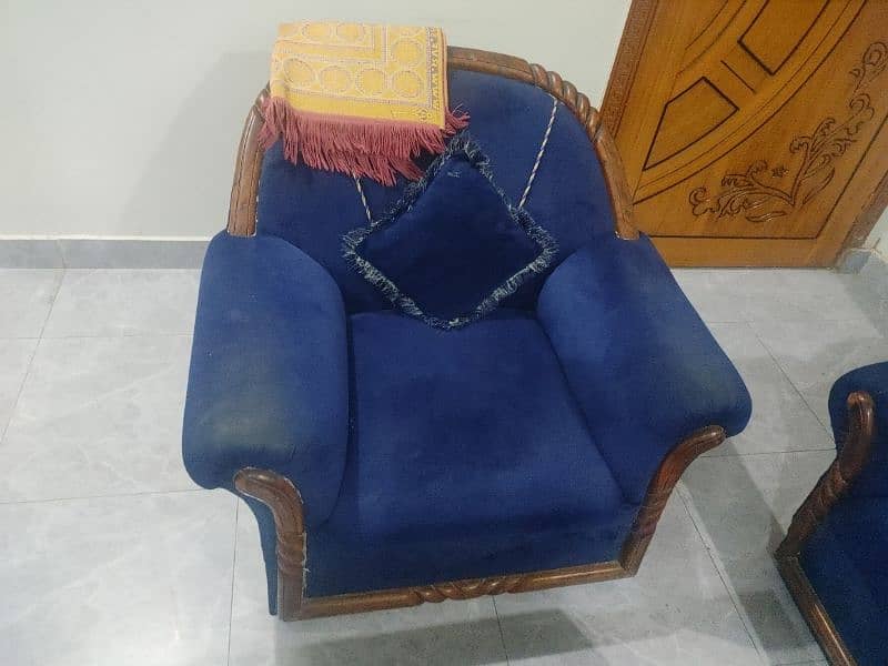 Urgent Sale 6 Seatar Sofa Set Condition New Bht Zaida Wazni hai 2