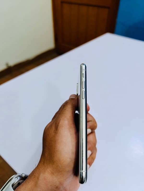 IPHONE X 256 GB PTA APPROVED IN MINT CONDITION 4