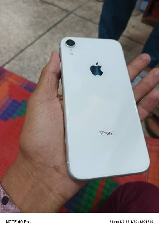 Iphone Xr White Colour Jv sim time available best condition All Okay 7