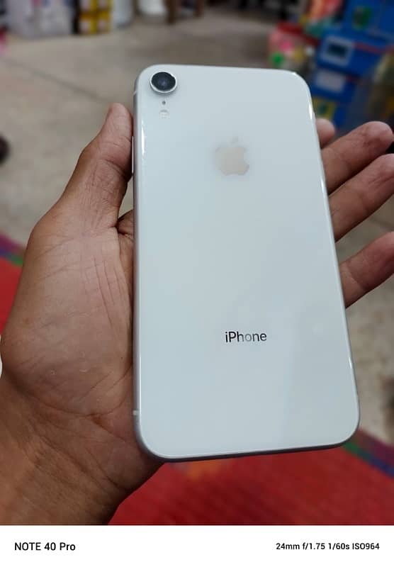 Iphone Xr White Colour Jv sim time available best condition All Okay 9