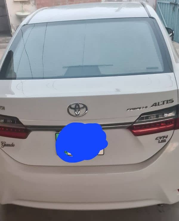 Toyota Altis Grande 2018 4