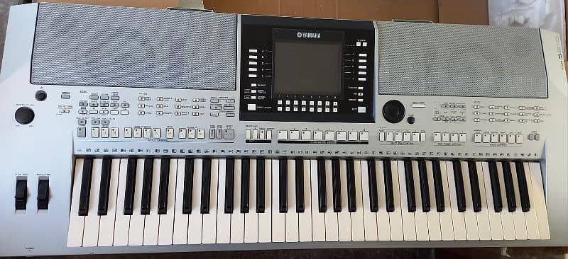 YAMAHA Professional keyboard for urgent sale 1