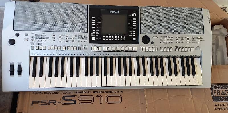 YAMAHA Professional keyboard for urgent sale 2