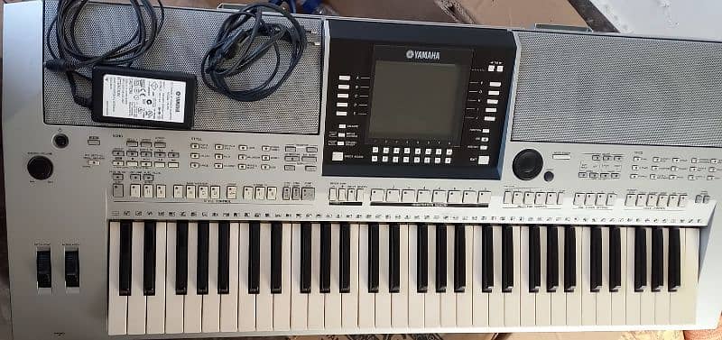 YAMAHA Professional keyboard for urgent sale 6