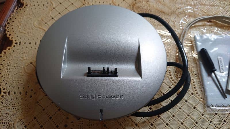 Sony Ericsson P910i Casing, Charger 3