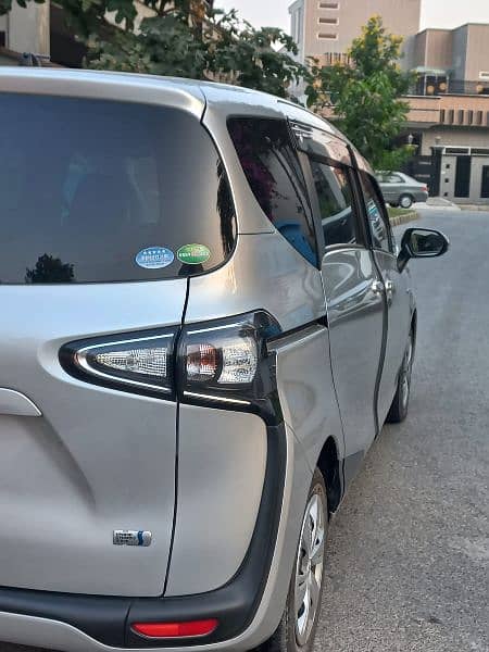 Toyota Sienta 2019 12