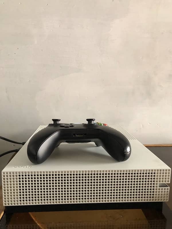 Xbox one S 500gb 2